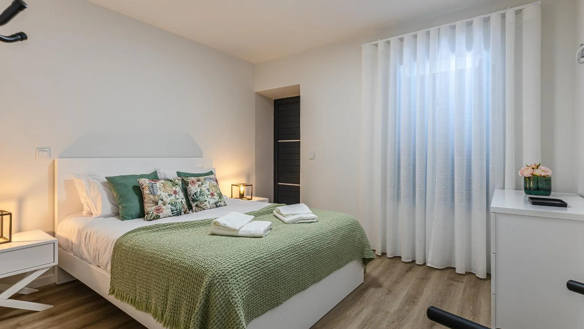 Vila Sun House - B Villa Calheta  Holiday home Calheta (Madeira)