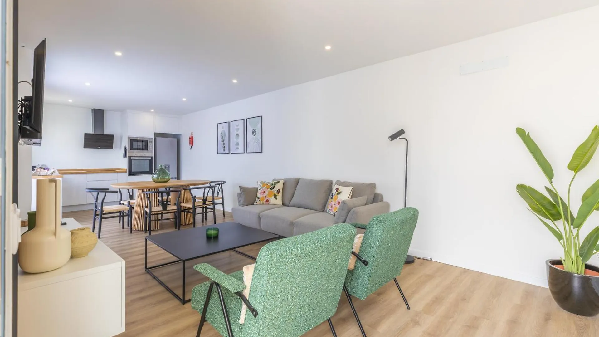 Vila Sun House - B Villa Calheta  Holiday home